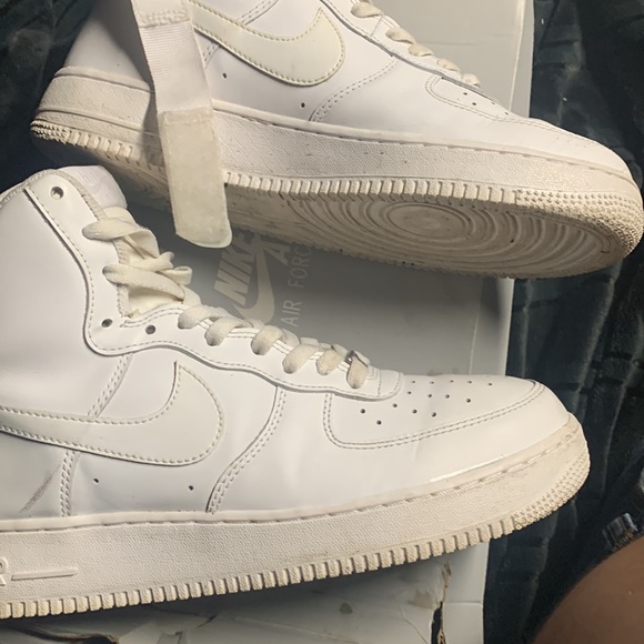 High Top Air Force 1 - Picture 2 of 5